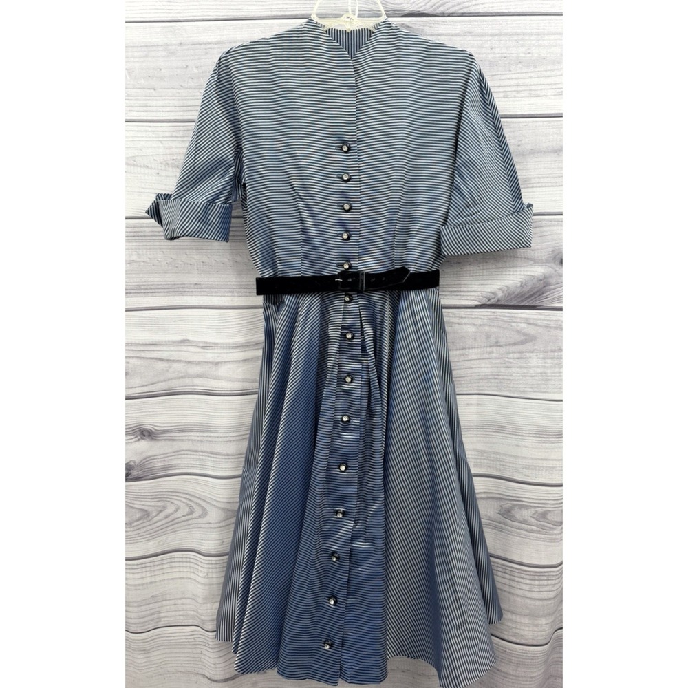 VINTAGE SILVER / BLACK STRIPE BUTTON FRONT DRESS - WOMEN'S SIZE 14 Seems Smaller
